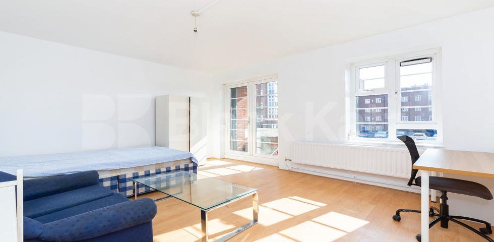 			3 Bedroom, 1 bath, 1 reception Flat			 Castlehaven Road, Camden